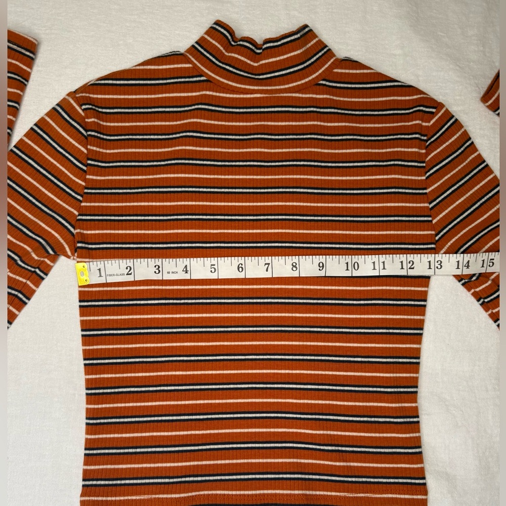 Arizona Jean Co Orange Ribbed Striped Crop Mock Turtleneck Sweater Size Small - Picture 5 of 9